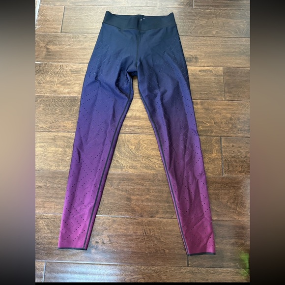 Ultracor Leggings size small - Picture 2 of 6